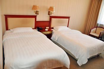 Dongfang Hotel Harbin Buitenkant foto
